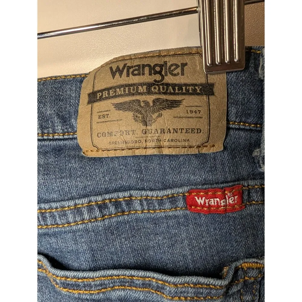 Wrangler Boys Classic Straight Jeans Size 14 Regular Medium Wash Stretch Denim